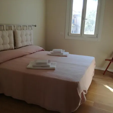 Casa Gaia Vicino Al Centro E Al Sant'orsola Lejlighed *